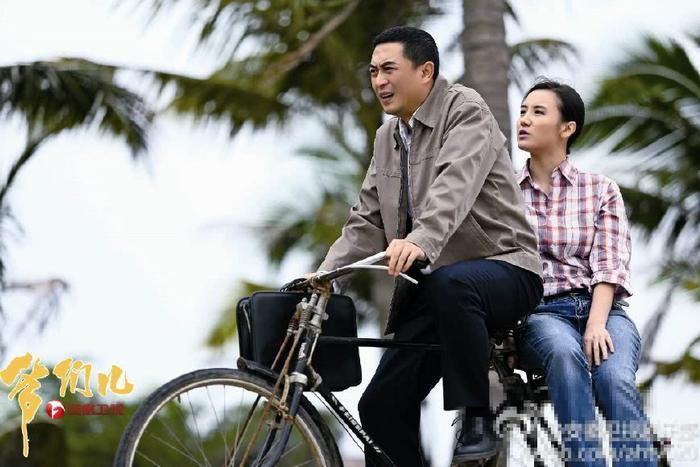 《美好生活》第8次张嘉译“老牛吃嫩草”！网友：骑单车更帅！