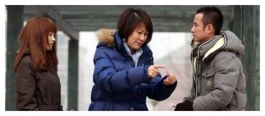她39年前应征入伍，与亿万富豪一见钟情，如今被称为国民媳妇！