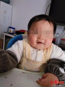 ​1岁幼童生日当天被生父扔下6楼不幸身亡！事发当天发生了什么？孩子父亲想跳楼