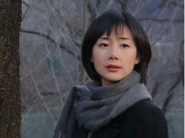 《冬季恋歌》过去16年，裴勇俊成了国民老公的老板，男二自杀