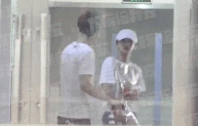 ​杨紫主动献吻, 网友称: 张一山厕所里大哭