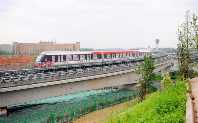 “磁悬浮列车”好像不怎么受欢迎，网友：速度慢票价高还能说什么
