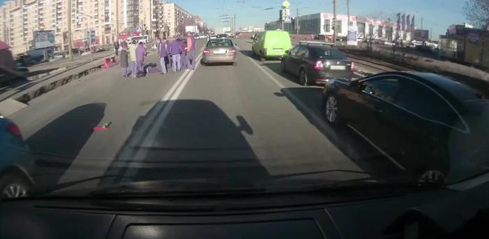 什么是“鬼探头”式过马路？开车的一般都会遇到很多车主因此吃亏