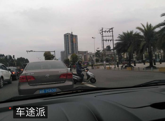 什么是“鬼探头”式过马路？开车的一般都会遇到很多车主因此吃亏
