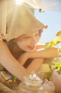 ​女演员孙怡清雅迷人时尚写真