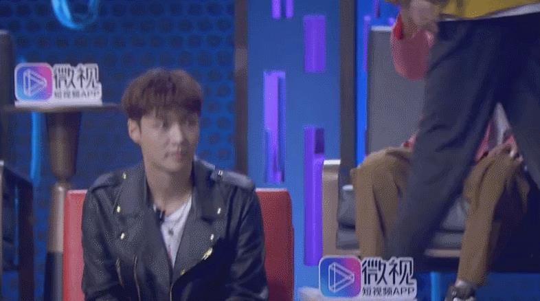 白莲花、下跪、装纯？李诞的文案大概是在“孙e兴的bot”上看来的