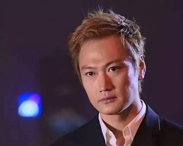 劈腿被甩后求前妻复合，反手插刀旧爱，还有比这更渣的吗？