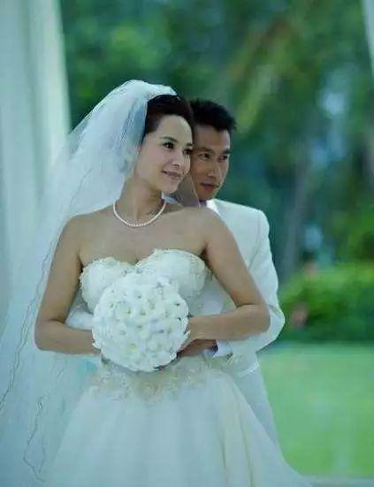 劈腿被甩后求前妻复合，反手插刀旧爱，还有比这更渣的吗？