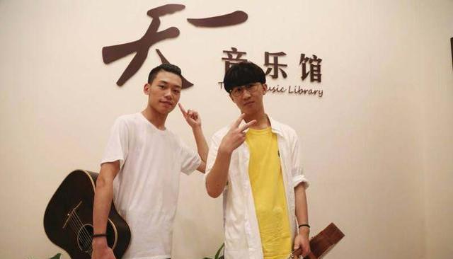 徐秉龙唱的一首《陈瑞》推荐给大家，希望你们能够喜欢