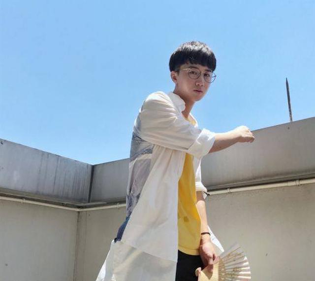 徐秉龙唱的一首《陈瑞》推荐给大家，希望你们能够喜欢