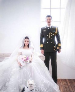 ​穿军装的8位男星：邓伦邪恶，朱一龙铁血柔情，但我却唯独喜欢他