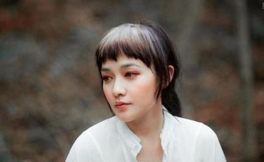 穿舌环，纹纹身，扬言子宫可有可无的范晓萱，凭什么得周迅青睐