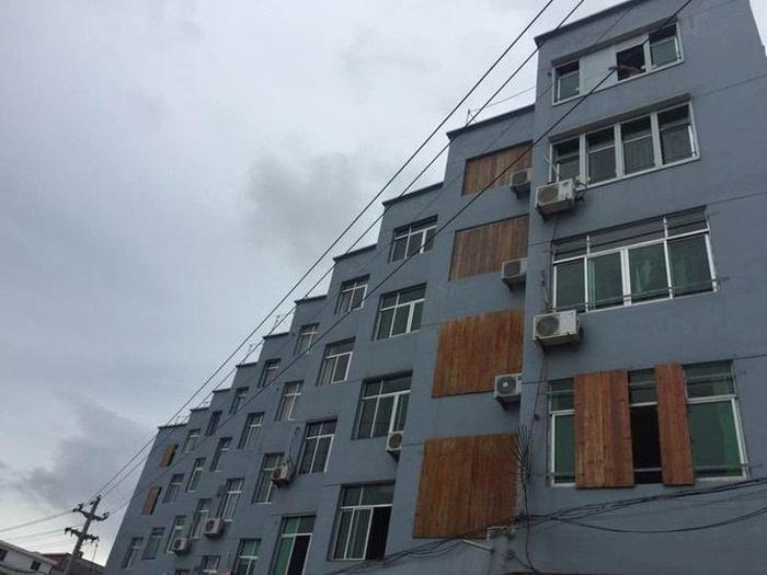 赶沙尘暴、追暴雨闪电、进入台风眼……是种什么样的体验？