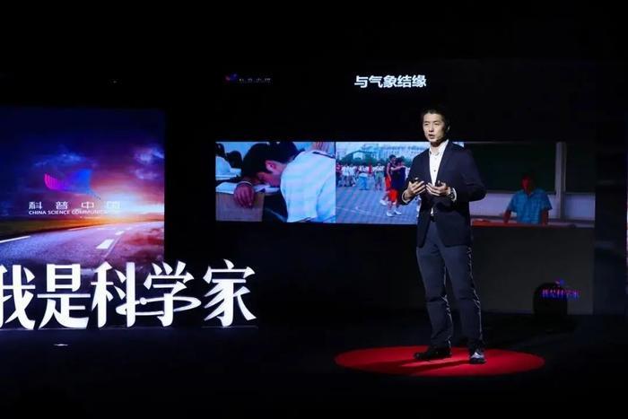赶沙尘暴、追暴雨闪电、进入台风眼……是种什么样的体验？