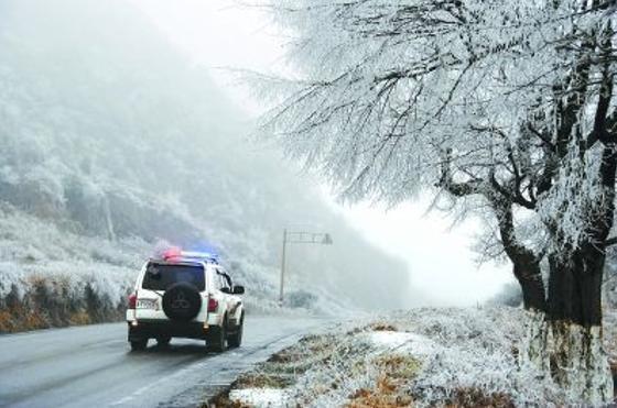 赶沙尘暴、追暴雨闪电、进入台风眼……是种什么样的体验？