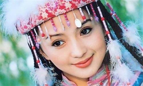 《还珠格格》回疆王为何执意拆散含香和蒙丹，将含香送入宫为妃？