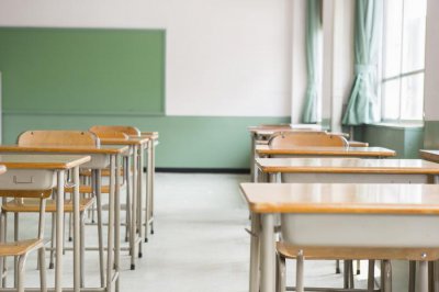 ​刚入职的公务员工资为何这么低？你需要了解真实的待遇和前途