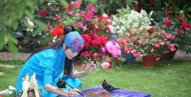 杨丽萍丈夫为何准许她不要孩子！来看看这照片你就明白了