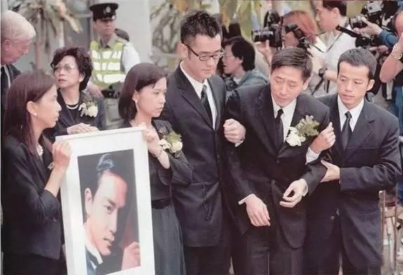 张国荣与唐鹤德的18年绝恋：天长地久有时尽，此爱绵绵无绝期