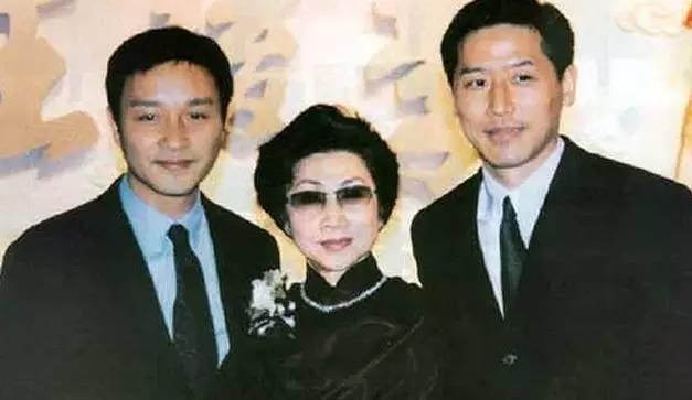 张国荣与唐鹤德的18年绝恋：天长地久有时尽，此爱绵绵无绝期