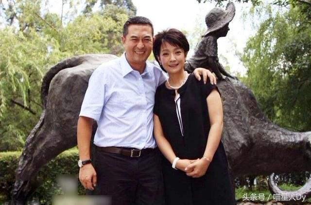 张嘉译的两段婚姻：31岁闪婚遭羞辱，二婚娶富豪妻子，却被妻管严