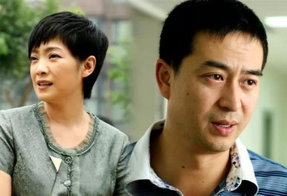 张嘉译的两段婚姻：31岁闪婚遭羞辱，二婚娶富豪妻子，却被妻管严