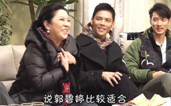 向佐大方承认与郭碧婷恋情“看到什么就是什么”，终于石锤了！