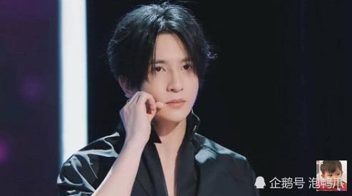 薛之谦为何不剪短发？看到寸头照秒懂，网友：还是别辣眼睛了