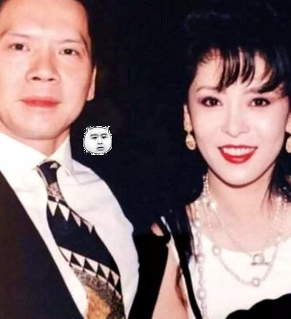 为何向华强那么喜欢陈岚？看看他们年轻的时候，原来是因为这样！