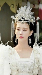 ​张钧甯海上牧云记剧照令人惊艳，可惜完美形象被眉毛毁了