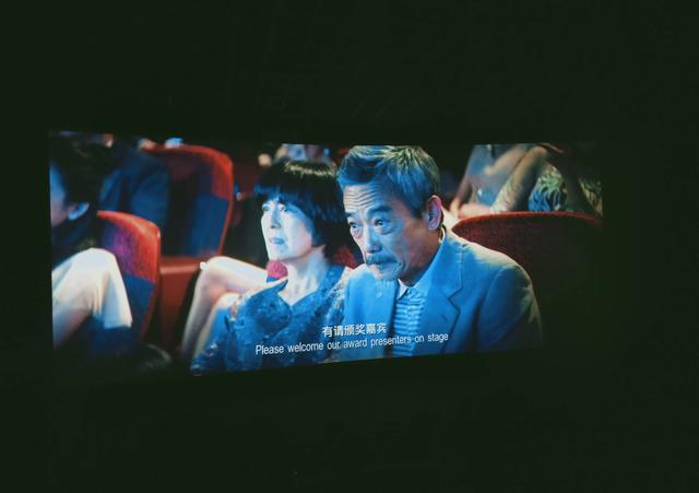 《新喜剧之王》官博鼓励摄屏？转发影评配盗摄图，连林允也这样