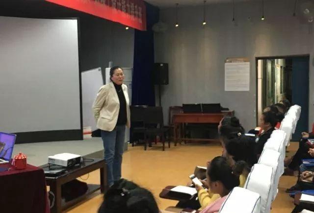 张晓松教授专访——贵州省非物质文化遗产传承人群蜡染培训班教师