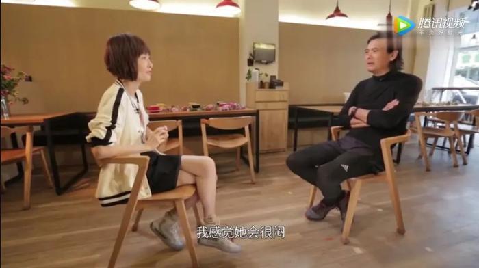 黄晓明深夜发文为杨颖庆生被指作秀，幸福需要晒出来吗？