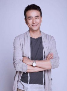 ​著名演员罗钢：陪小妻子战胜家族遗传病生宝宝,幸福背后的眼泪