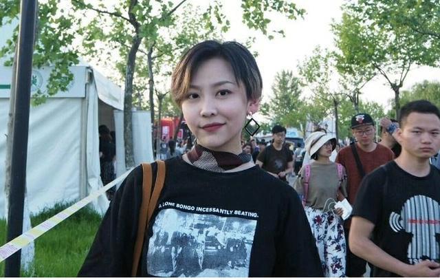 杨坤凭借《浪子回头》第四次获得了《歌手》冠军，之后片段被删了