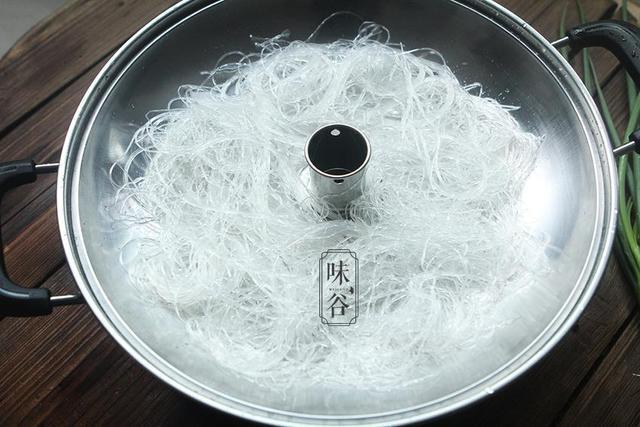 家常菜蒜蓉蒸螺，只需蒸一蒸，简单又美味，大人小孩都爱吃
