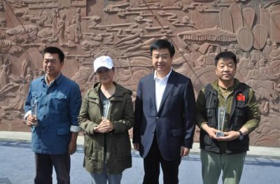 ​著名导演阚卫平、著名演员董勇、王海燕担任宝鸡脱贫攻坚爱心大使
