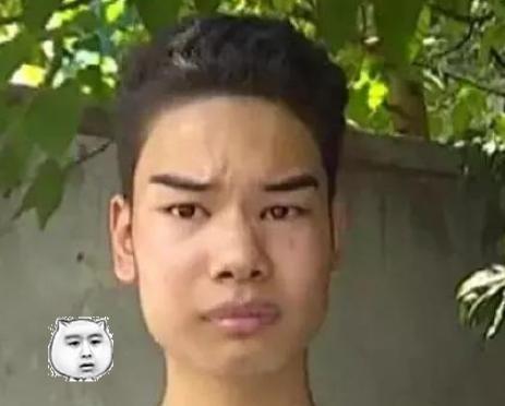 曾经大火的发际线小吴，如今在家待业，无所事事还想当网红！