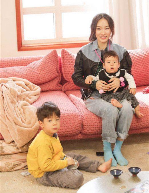 霍思燕杜江真厉害，隐瞒嗯哼有个弟弟这么久，网友：憋着不难受吗