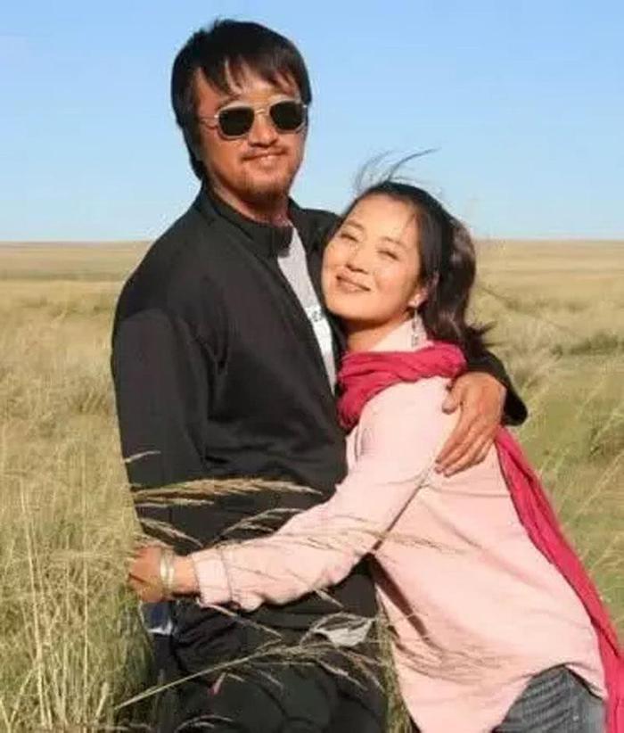 王茜华的老公，原来就是我们都熟悉的男演员，戏里戏外都是夫妻