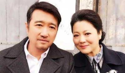 ​王茜华的老公，原来就是我们都熟悉的男演员，戏里戏外都是夫妻