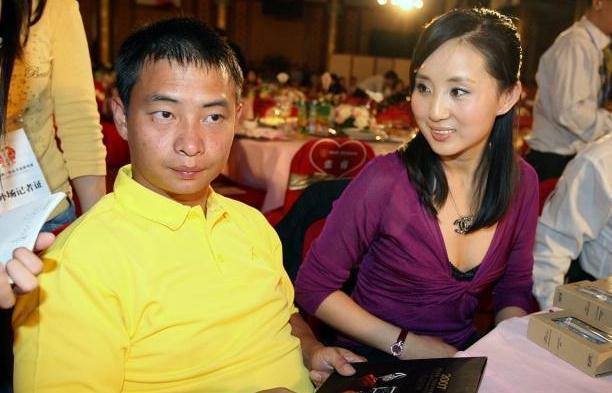 46岁李小双近况：身价过亿坐拥歌手娇妻，无奈结婚16年至今没孩子