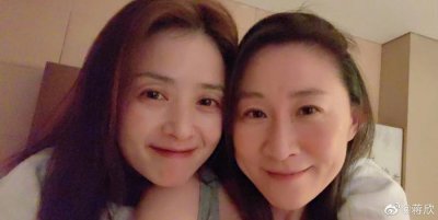 ​《甄嬛传》华妃罕晒素颜照！红唇眼妆全卸，差点认不出