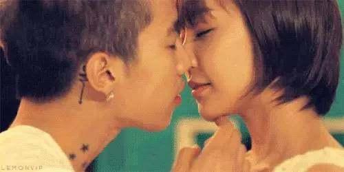 与男生接吻，女朋友会有哪些生理反应