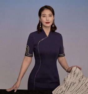 ​自然变老！55岁周海媚近照以素颜示人，曾突然晒性感被指像大妈