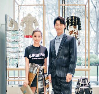 ​赌王三太似不满何超莲和窦骁恋情，被问到女儿何超莲黑脸离开