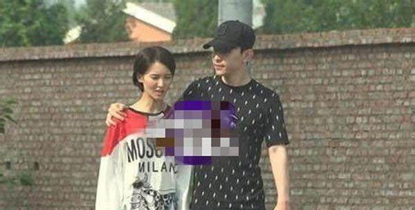 金晨街头热吻恋情疑曝光，现男友与前任邓伦即将同台