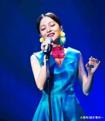 《歌手》第4期张韶涵演唱中几乎破音, 唱完后全程沙哑主持!