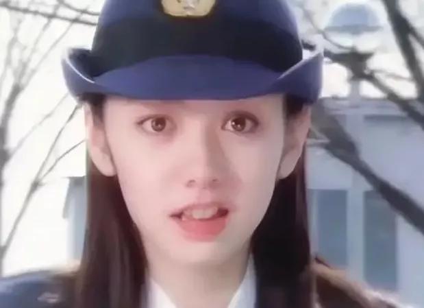 《铁甲小宝》中的警花有多漂亮，小时候只看烂铁打架，却忽略了她