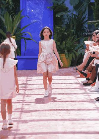 黄磊女儿染发被骂上热搜：“你只是一个孩子，没资格这样做”